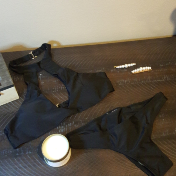 Tiny Cheeky Black Bikini New! XS - Picture 3 of 13